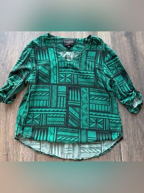 TANOA Emerald Green and Black Geometric Short Sleeve Tee